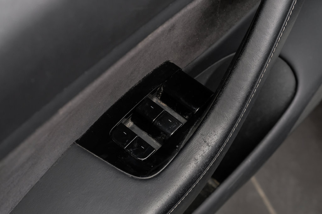 Used 2018 Tesla Model 3 Long Range RWD image 41