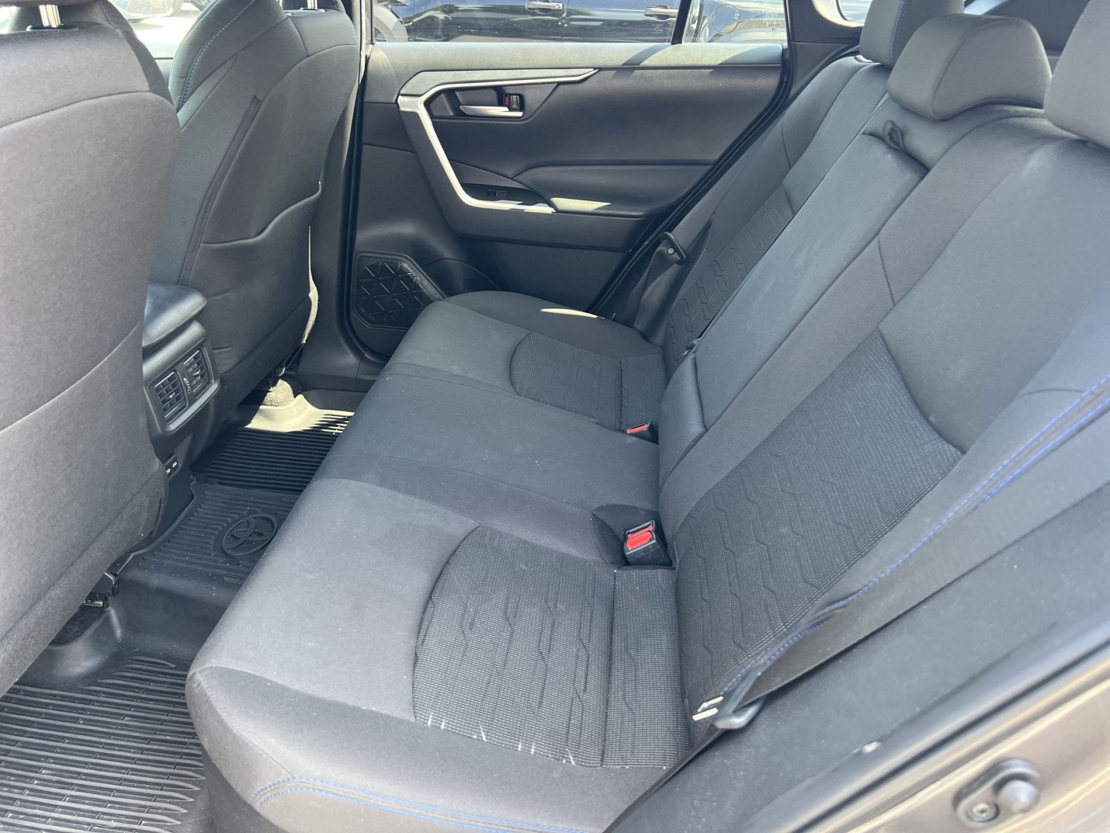 Used 2025 Toyota RAV4 SE AWD/4WD image 25