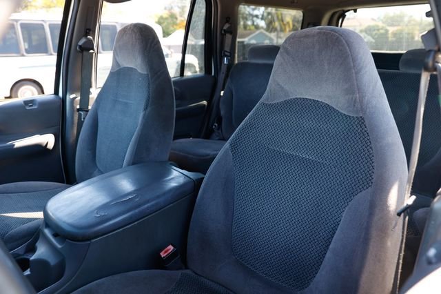 Used 2002 Ford Expedition XLT image 9