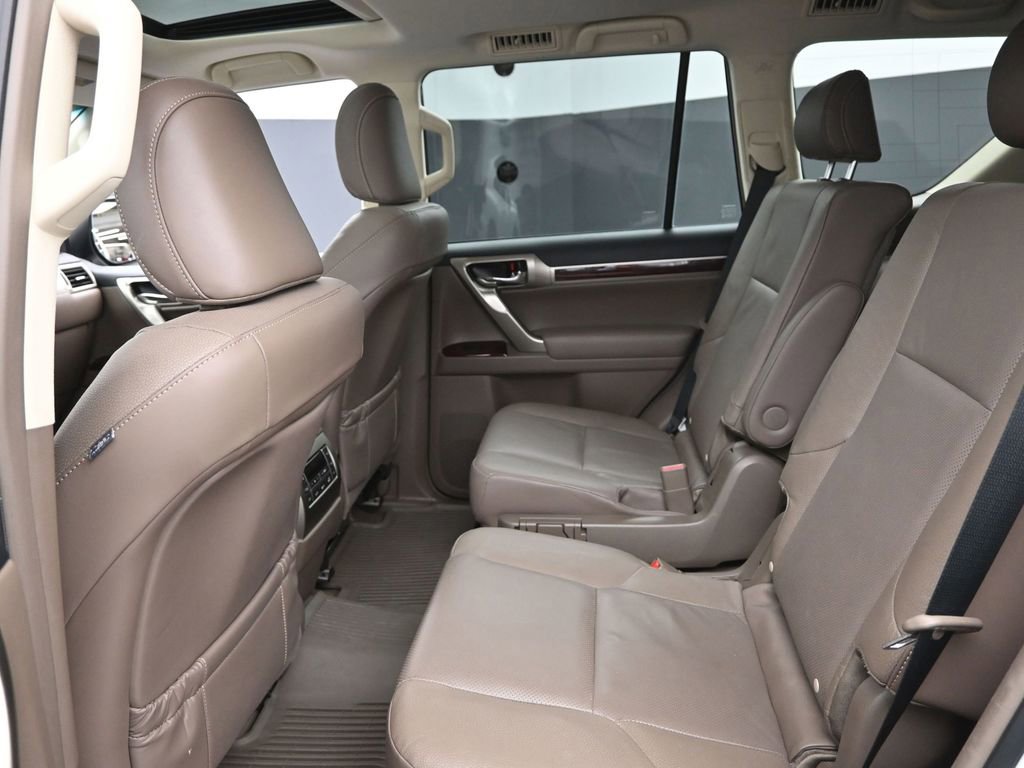 Used 2019 Lexus GX 460 image 13