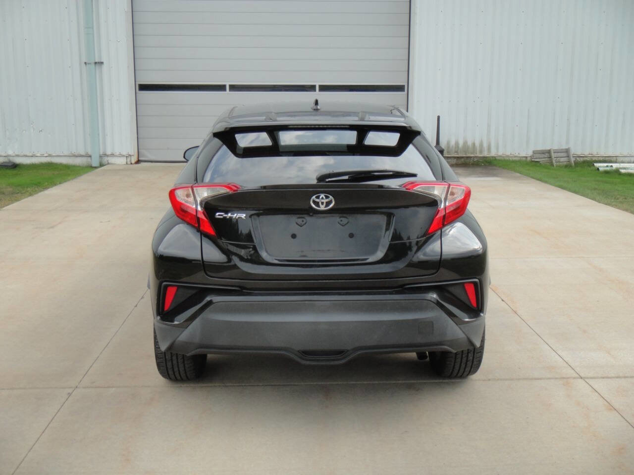 Used 2018 Toyota C-HR XLE image 8