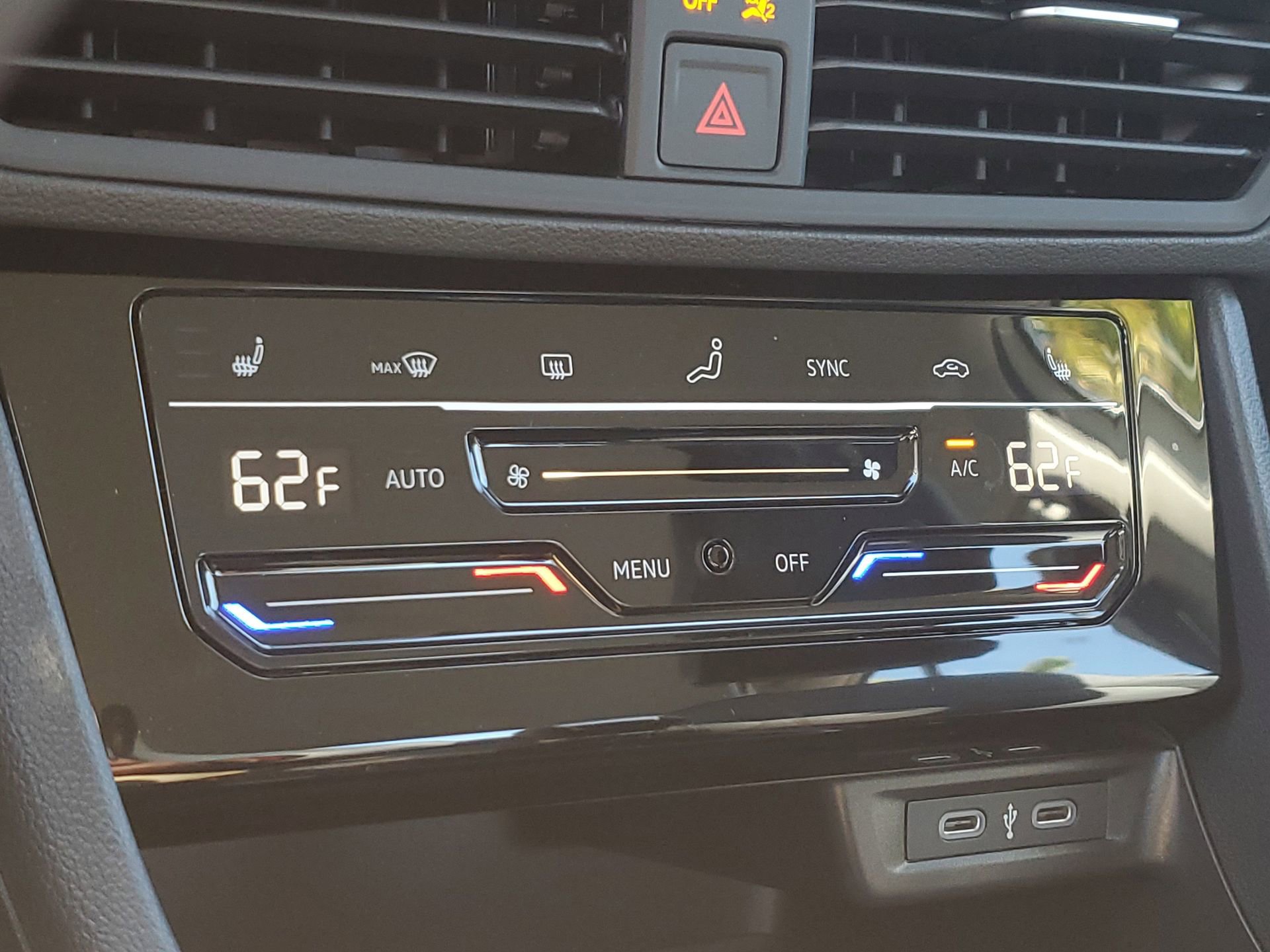 Used 2025 Volkswagen Jetta SE image 27