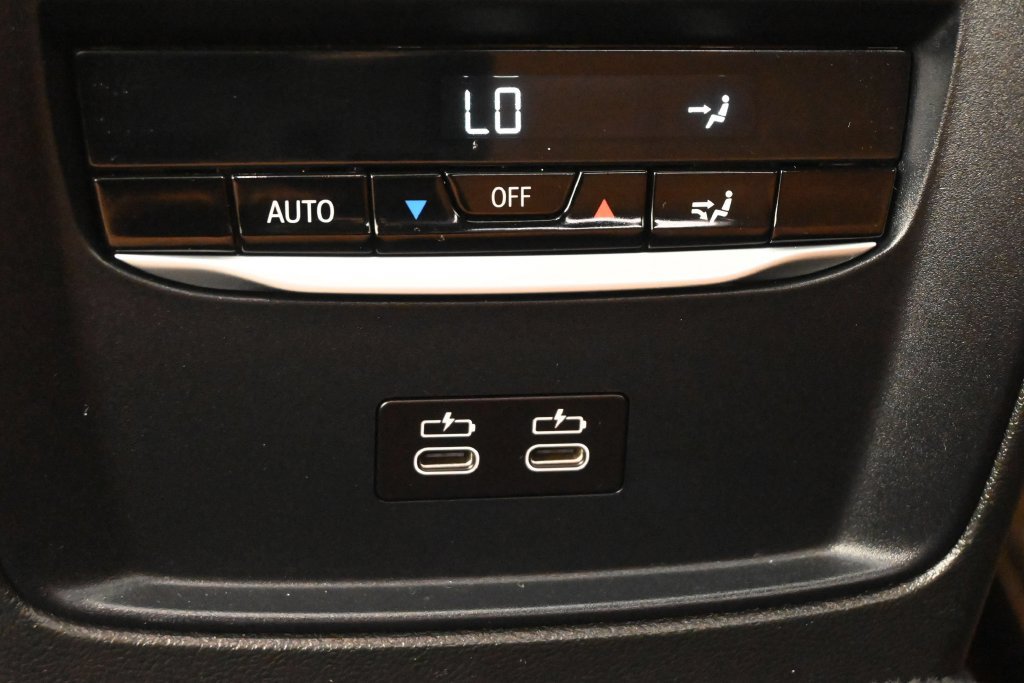 Used 2023 BMW 330i Sedan w/ Driving Assistance Package RWD image 18
