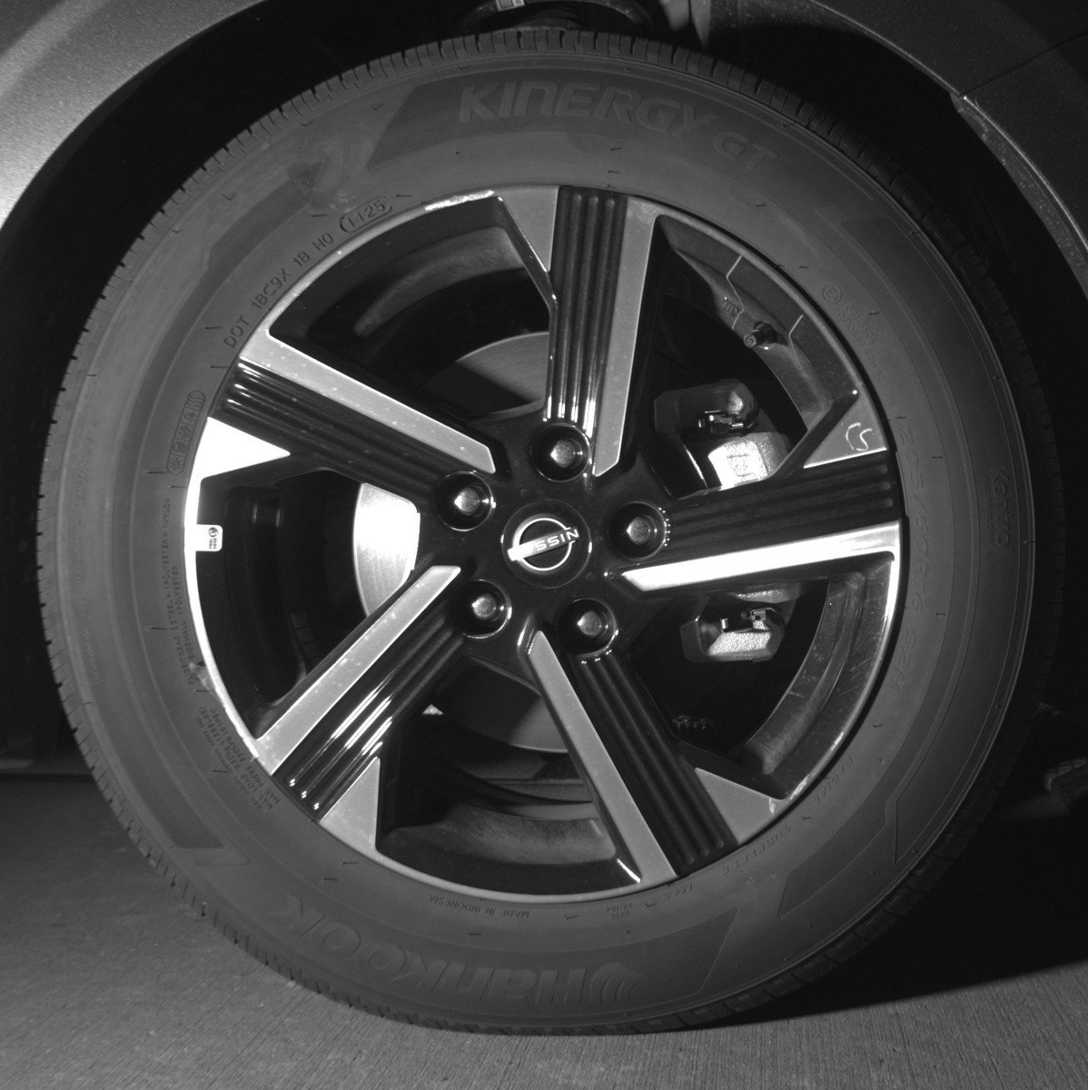 Used 2025 Nissan Sentra SV image 13