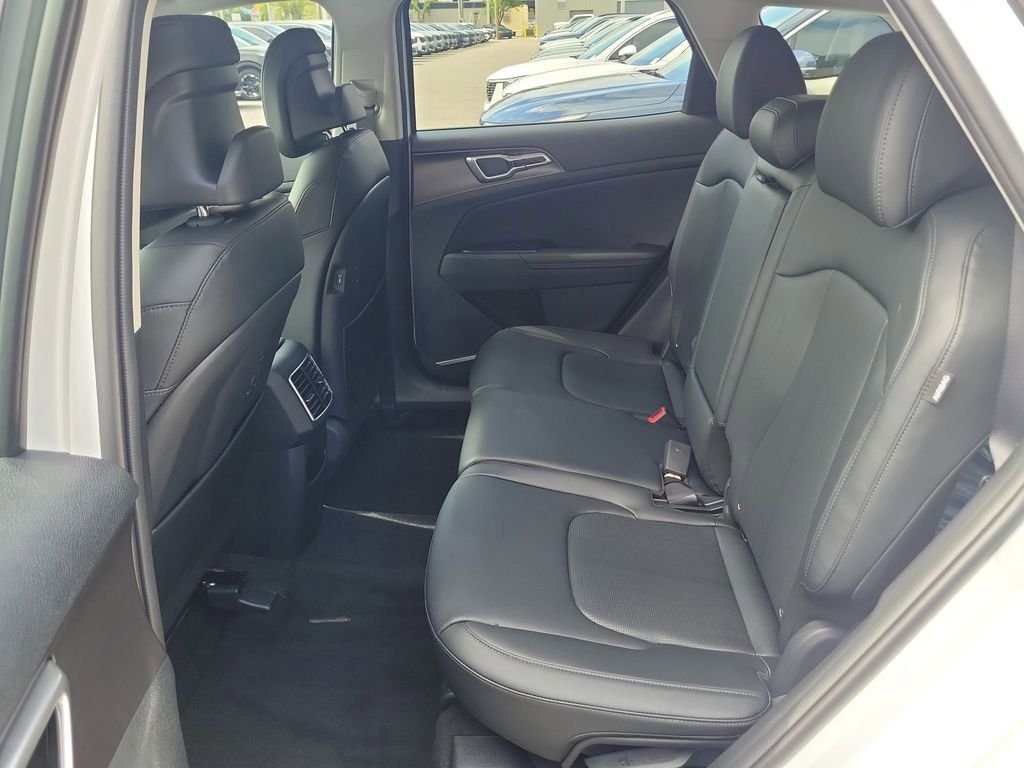 New 2026 Kia Sportage EX w/ EX Panorama Roof Package FWD image 16