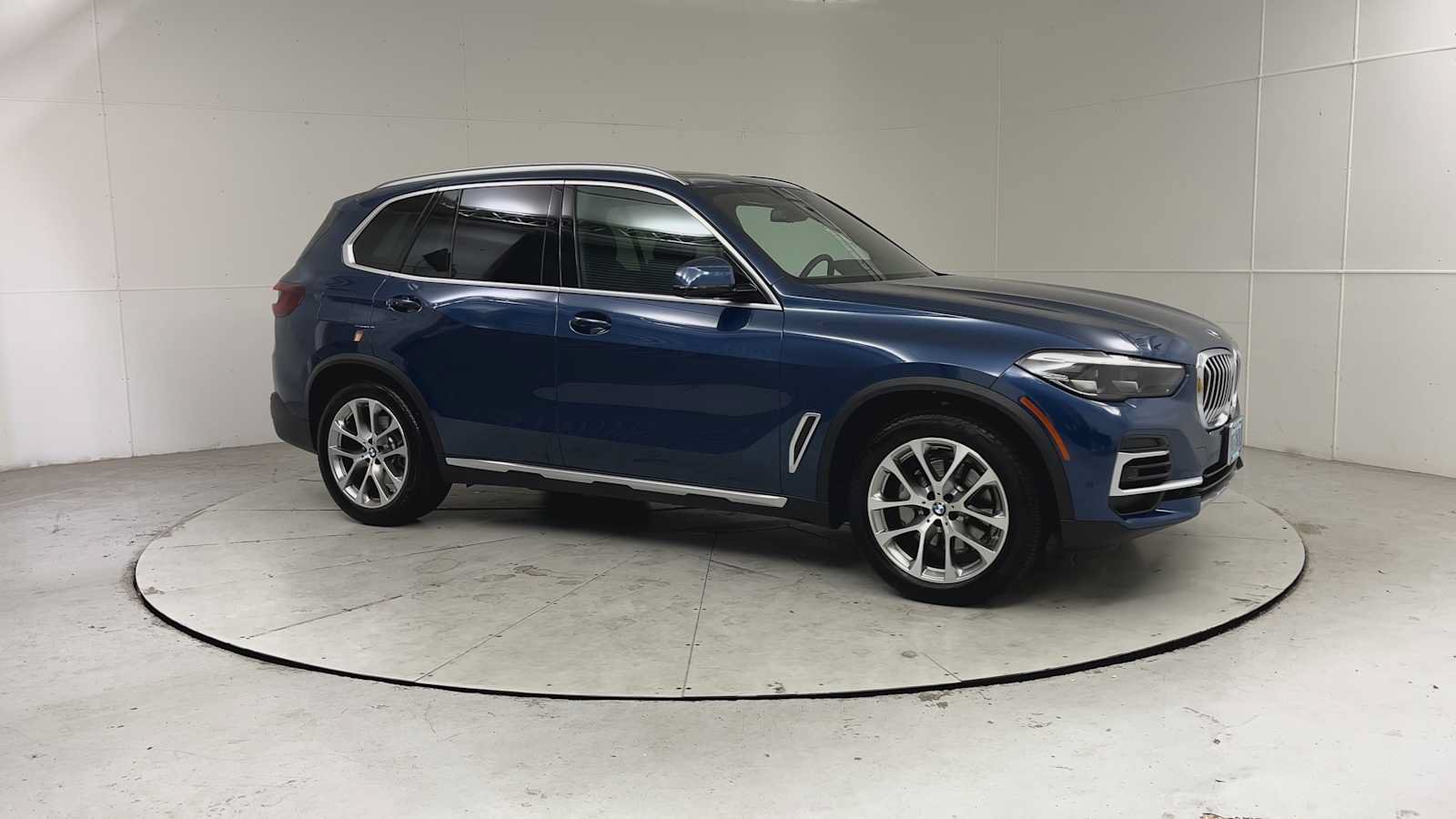 Used 2023 BMW X5 xDrive40i w/ Premium Package AWD/4WD image 8