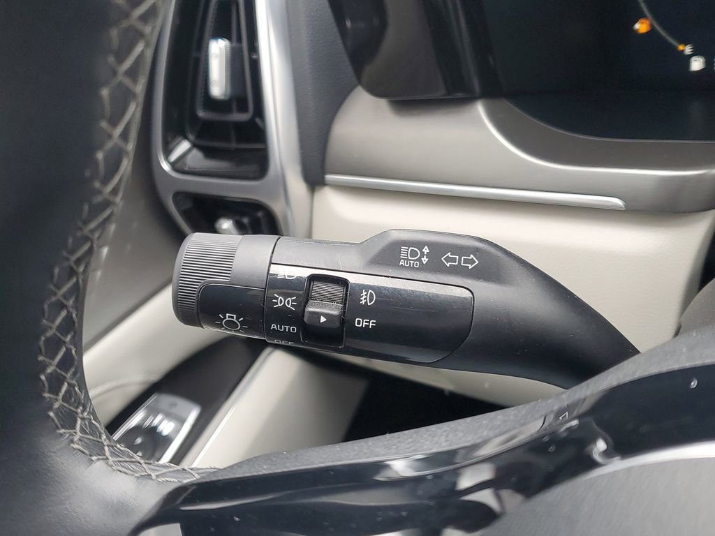 Used 2023 Kia Sorento SX image 18
