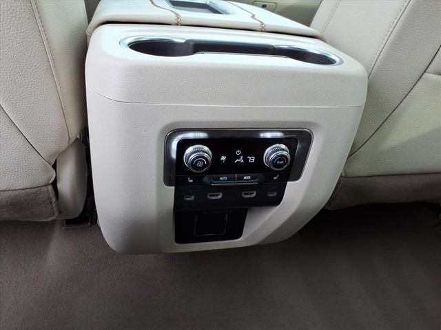 Used 2023 GMC Yukon Denali w/ Advanced Technology Package AWD/4WD image 17