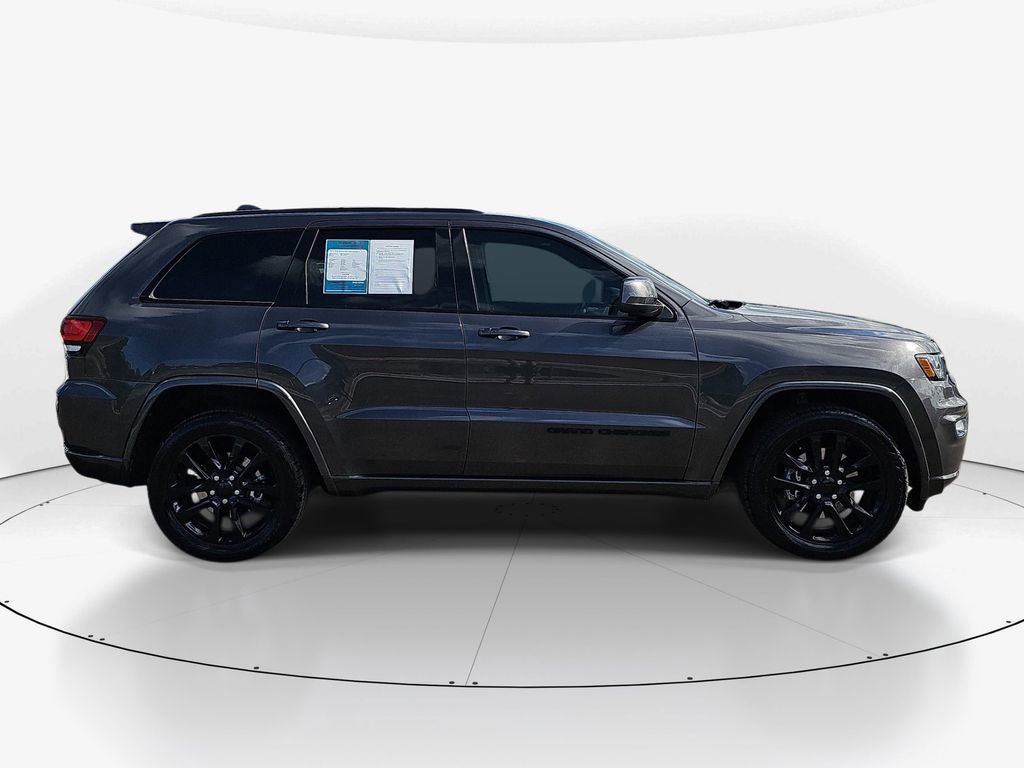 Used 2021 Jeep Grand Cherokee Laredo X image 4
