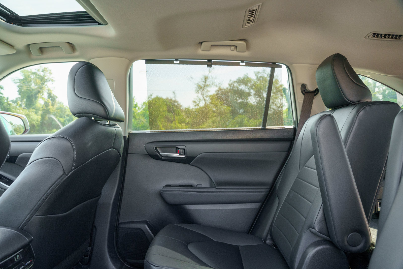 Used 2023 Toyota Highlander XLE FWD image 21