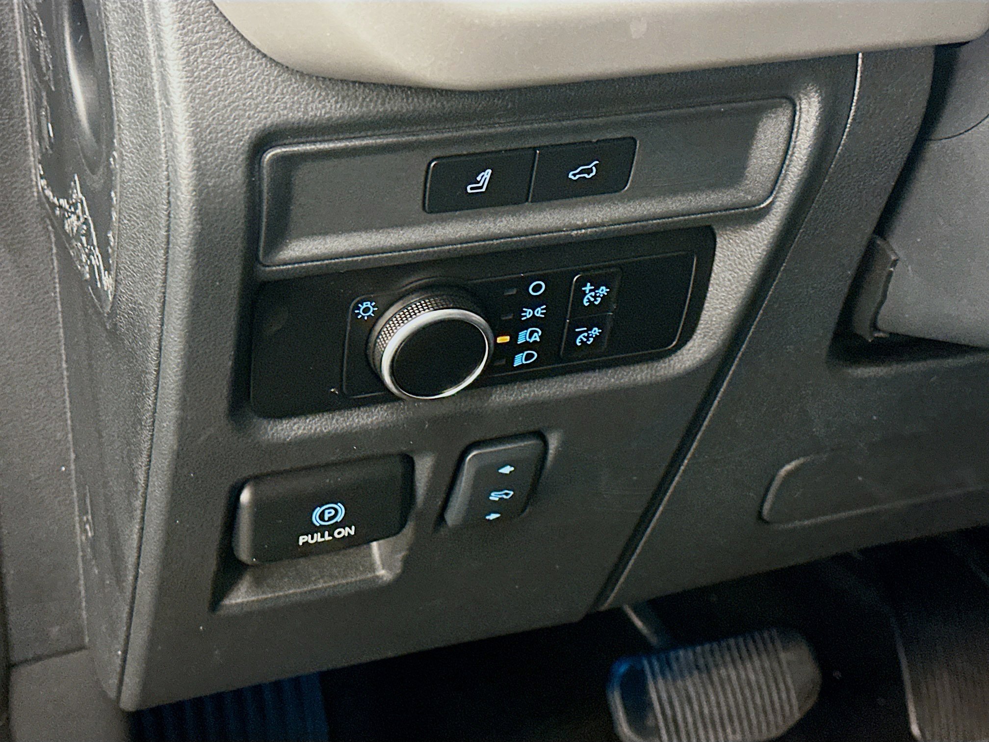 Used 2024 Ford Expedition XLT image 17