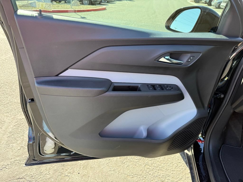 New 2027 Chevrolet Bolt LT w/ Comfort Package FWD image 19