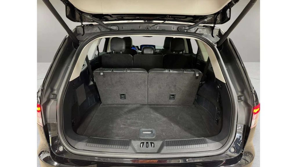 Certified 2025 Lincoln Aviator AWD image 28