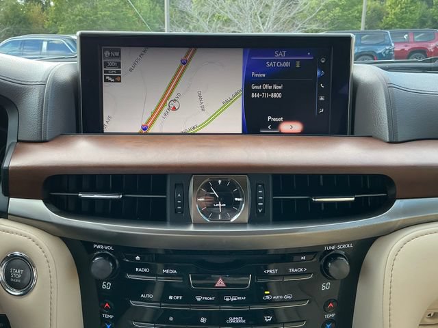 Used 2016 Lexus LX 570 4WD w/ Luxury Package image 21