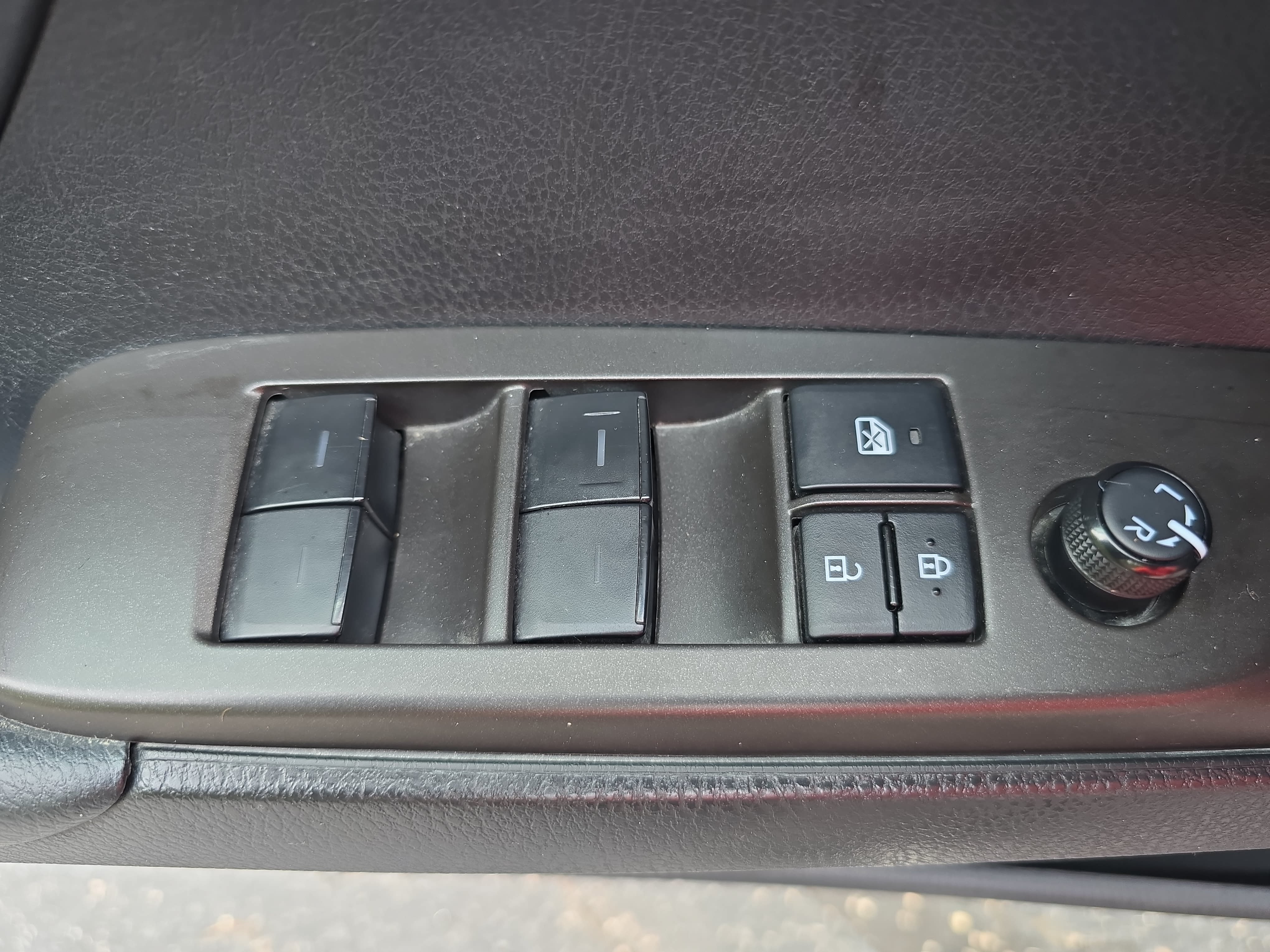 Used 2023 Toyota Camry SE FWD image 29