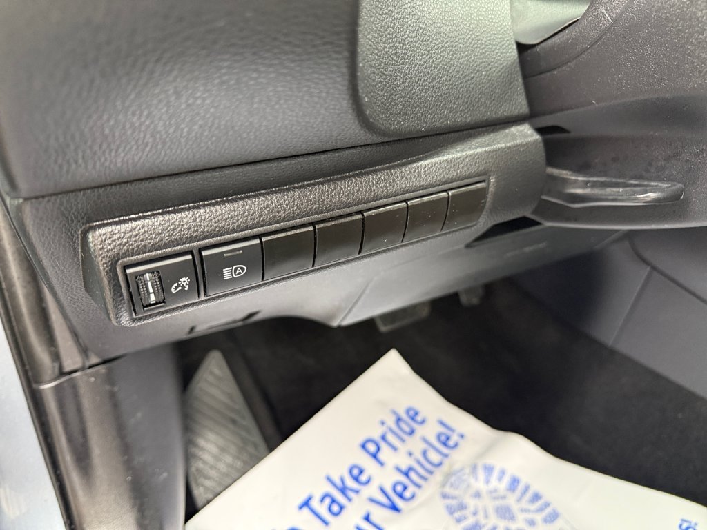 Used 2026 Toyota Corolla LE w/ LE Premium Package FWD image 27