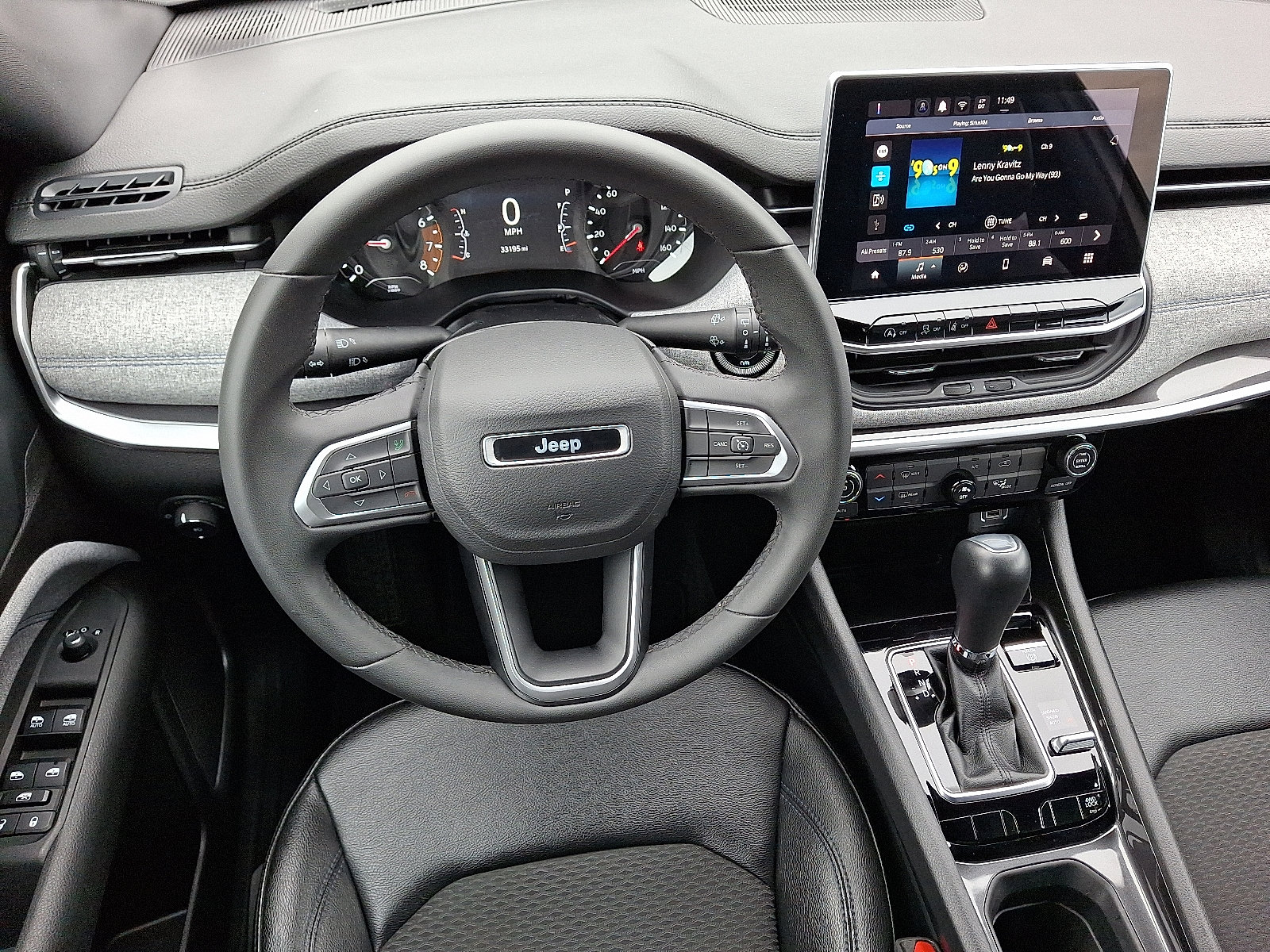 Used 2024 Jeep Compass Latitude image 11