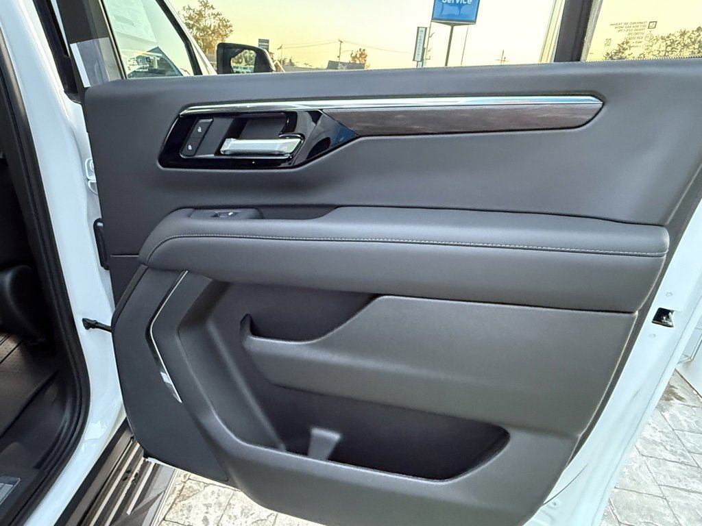 New 2026 Chevrolet Suburban LT w/ LPO, Dark Essentials Package image 45