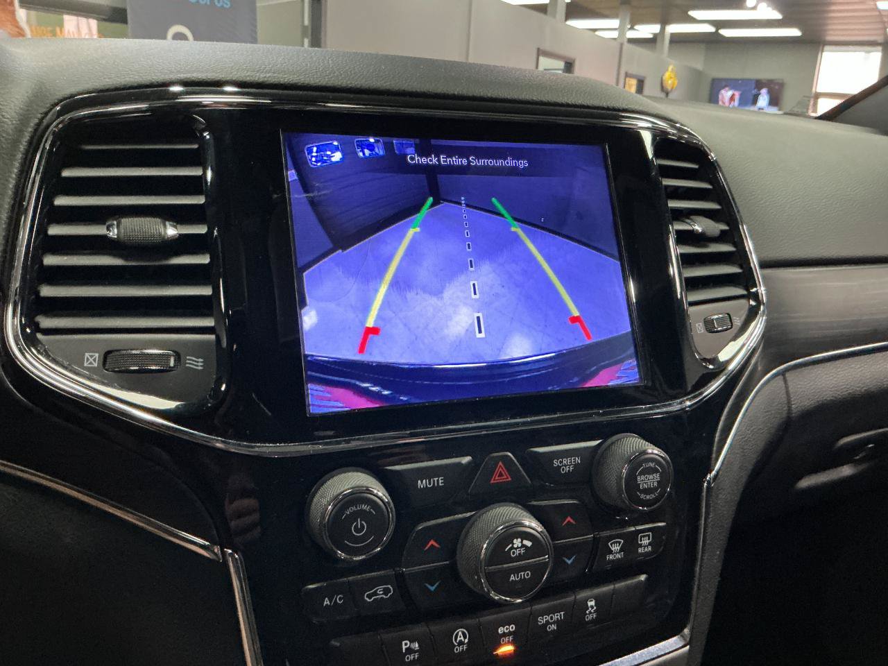 Used 2019 Jeep Grand Cherokee Limited AWD/4WD image 20