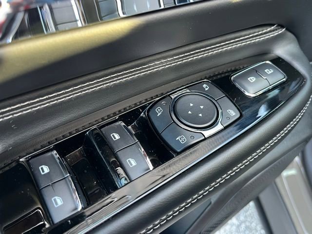 Used 2025 Lincoln Corsair Grand Touring w/ Equipment Group 301A image 12