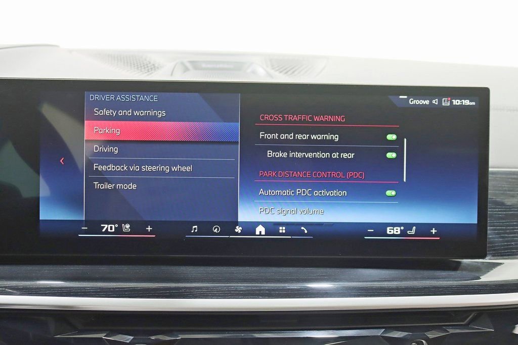 Used 2024 BMW X7 M60i w/ Executive Package image 25