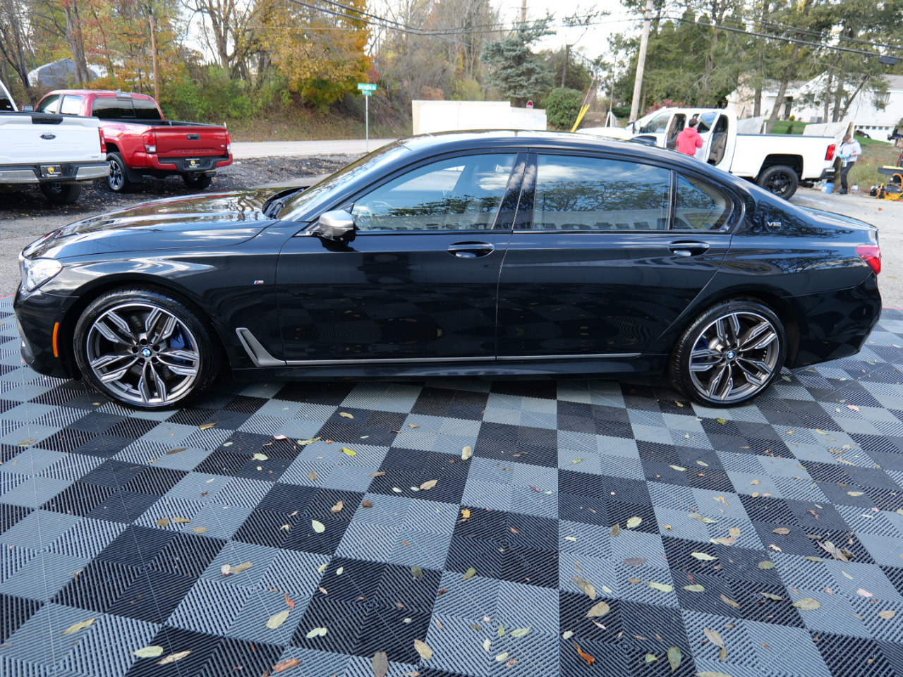 Used 2018 BMW M760i xDrive image 8