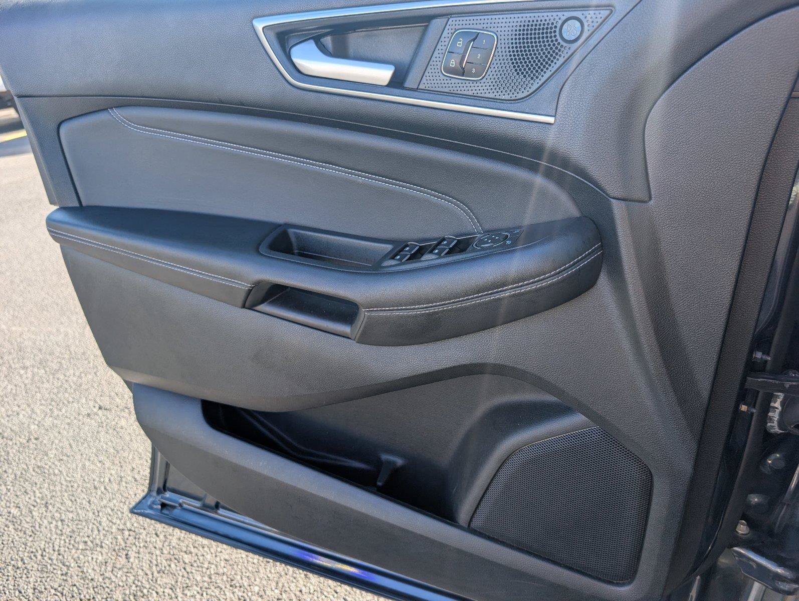 Used 2024 Ford Edge Titanium AWD/4WD image 19