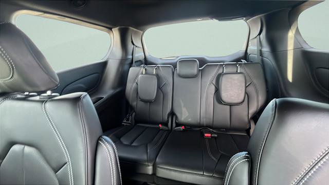 New 2026 Chrysler Pacifica Select AWD/4WD image 23