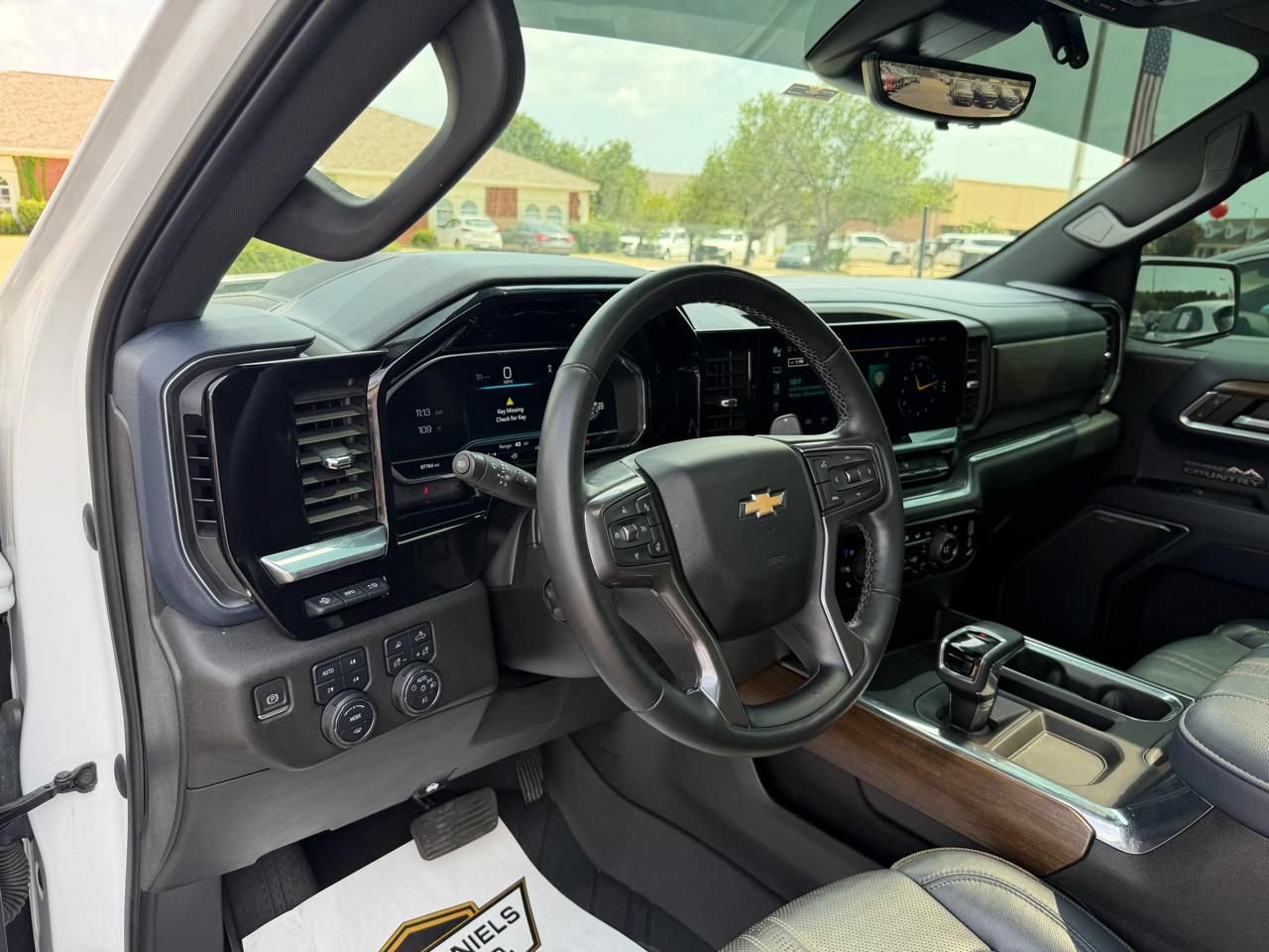Used 2023 Chevrolet Silverado 1500 High Country w/ High Country Premium Package AWD/4WD image 12