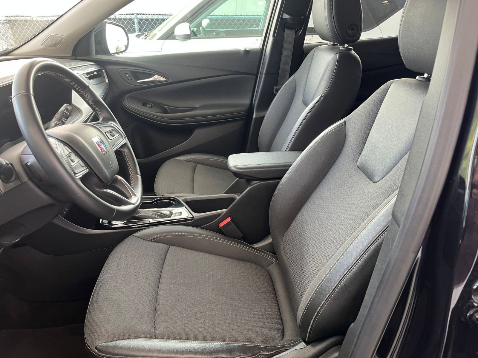 Used 2025 Buick Encore GX Preferred FWD image 36