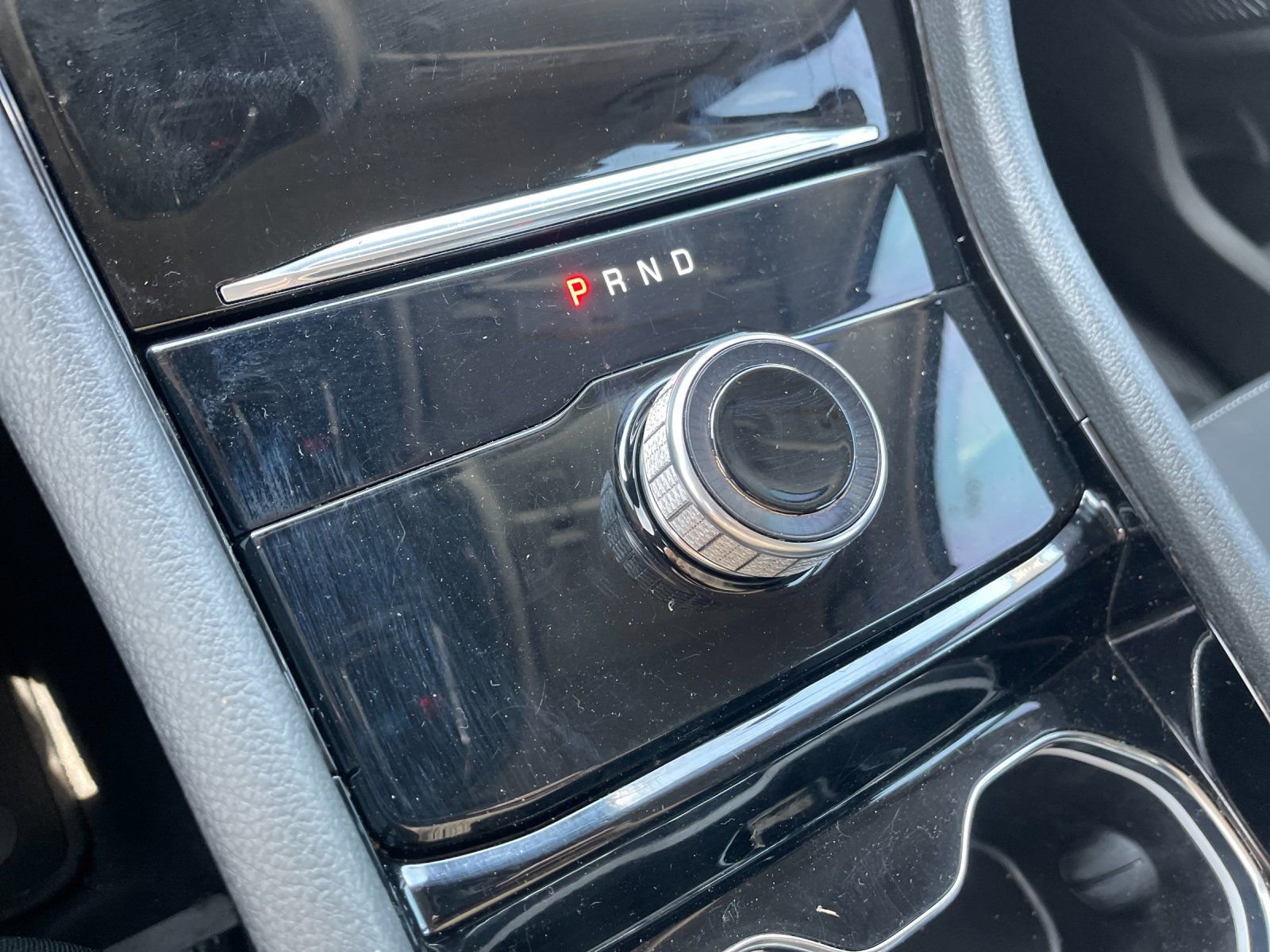 Used 2023 Jeep Grand Cherokee L Laredo image 25