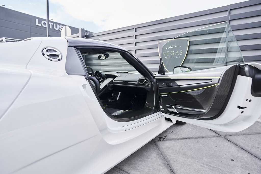 Used 2015 Porsche 918 Spyder image 42