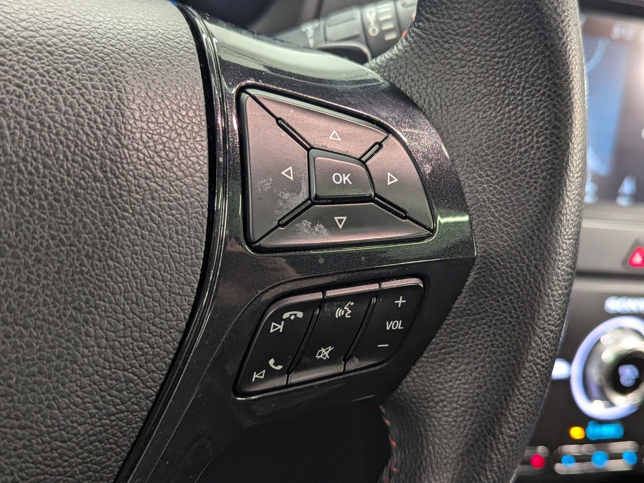 Used 2019 Ford Explorer Sport w/ Ford Safe & Smart Package image 25