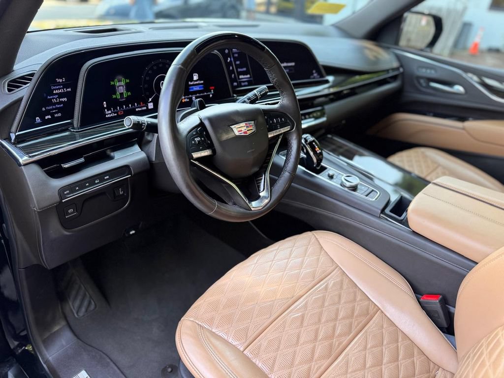 Used 2024 Cadillac Escalade ESV Premium Luxury AWD/4WD image 14