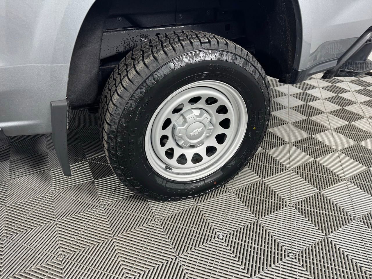 Used 2023 Chevrolet Colorado W/T image 34