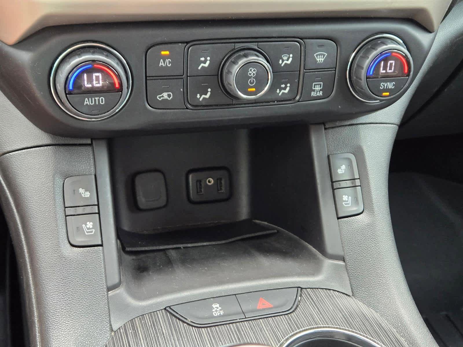 Used 2019 GMC Acadia Denali w/ Technology Package FWD image 29