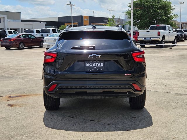 Used 2025 Chevrolet Trax RS w/ Sunroof Package FWD image 4