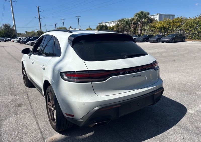 Used 2023 Porsche Macan Turbo image 8
