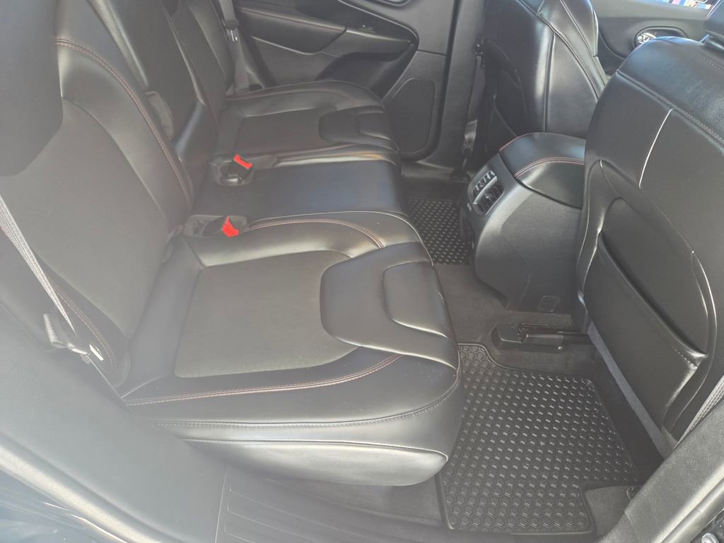 Used 2019 Jeep Cherokee Trailhawk w/ Comfort & Convenience Group image 28