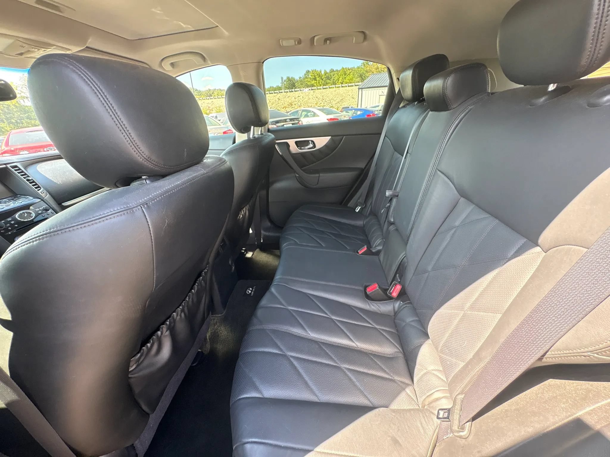 Used 2011 INFINITI FX35 AWD w/ Premium Pkg image 19
