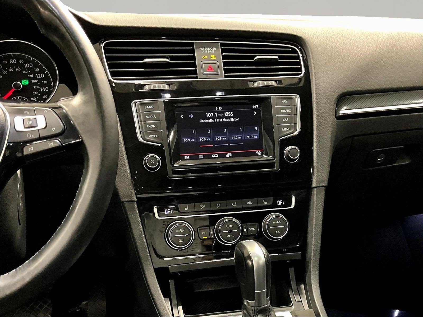 Used 2015 Volkswagen Golf TDI SEL w/ Lighting Package (SEL) FWD image 9