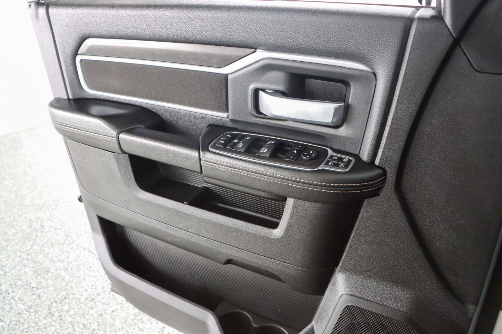 Used 2024 RAM 2500 Big Horn w/ Night Edition image 23