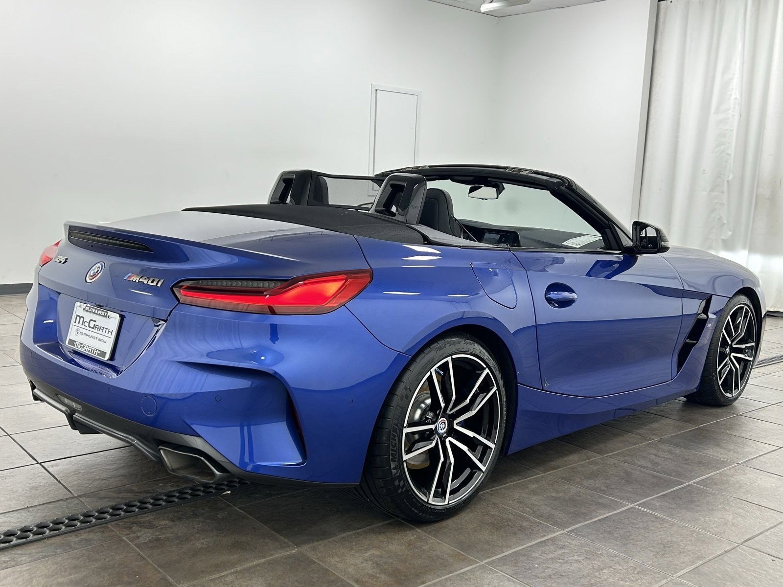 Used 2023 BMW Z4 M40i w/ Premium Package image 6