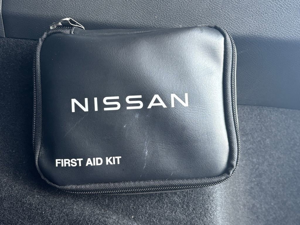 Used 2023 Nissan Rogue SV image 25