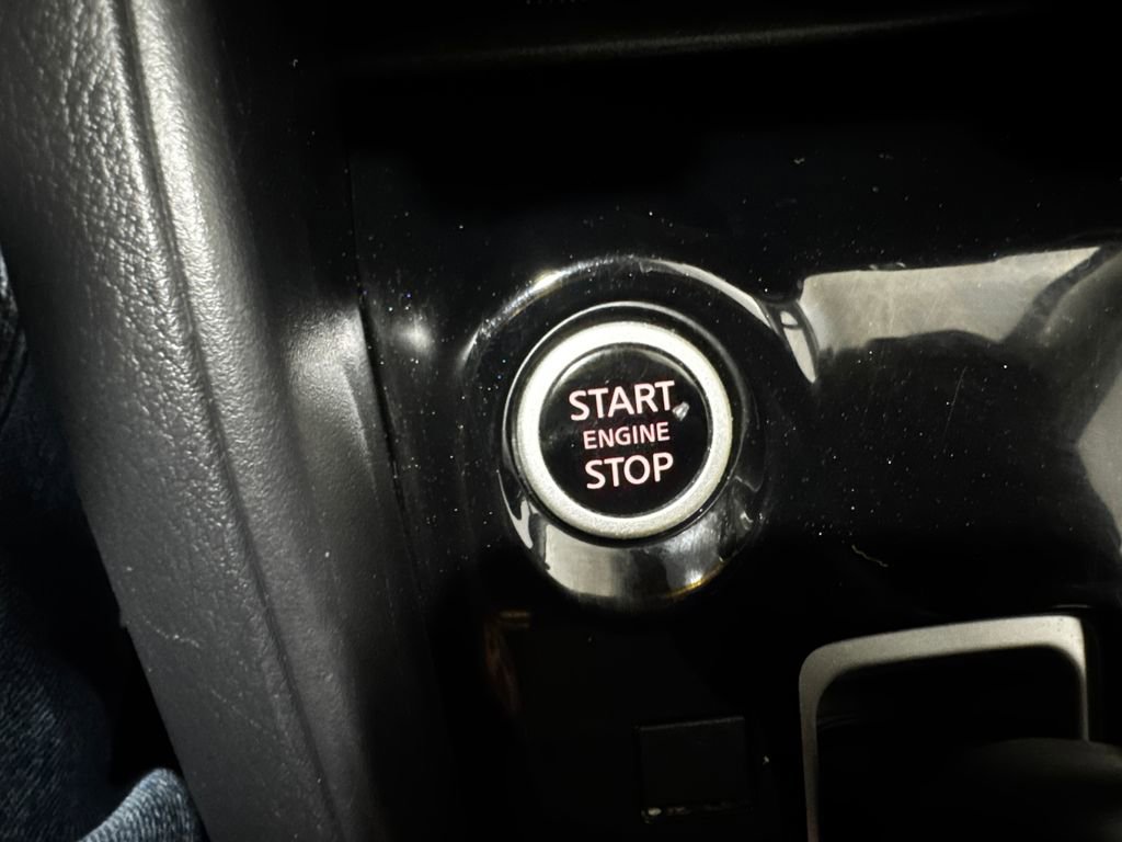Used 2025 Nissan Versa SV w/ Trunk Package image 37