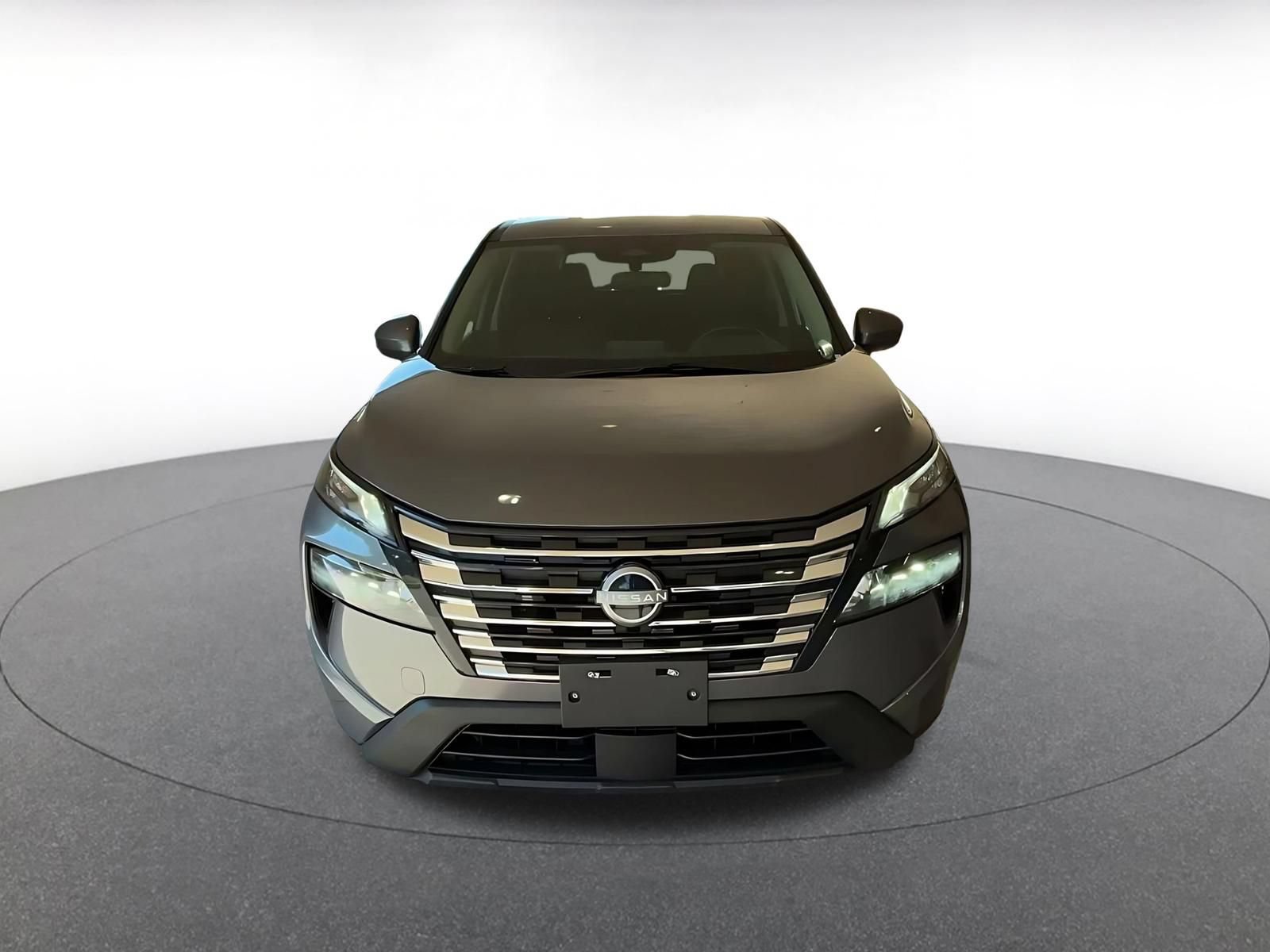Used 2025 Nissan Rogue SV AWD/4WD image 4