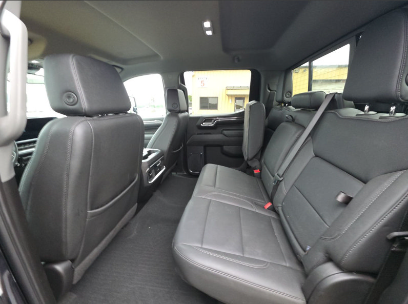 Used 2024 Chevrolet Silverado 1500 LTZ AWD/4WD image 10