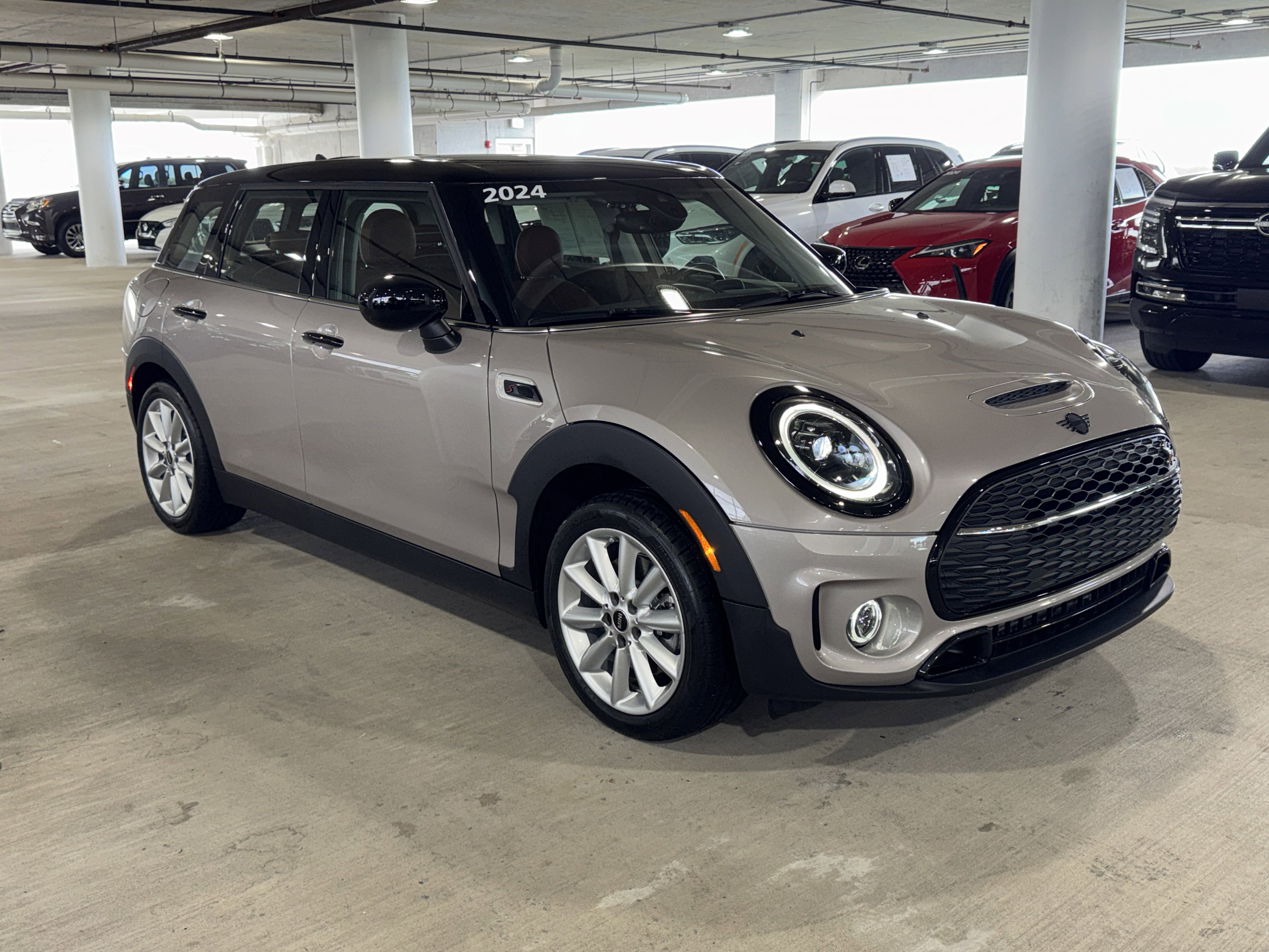 Used 2024 MINI Cooper Clubman S w/ Signature Upholstery Package image 1