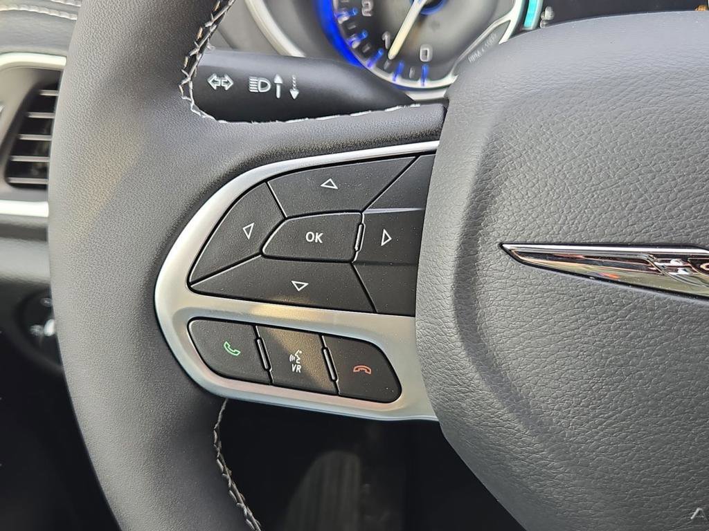 New 2026 Chrysler Pacifica Select FWD image 22
