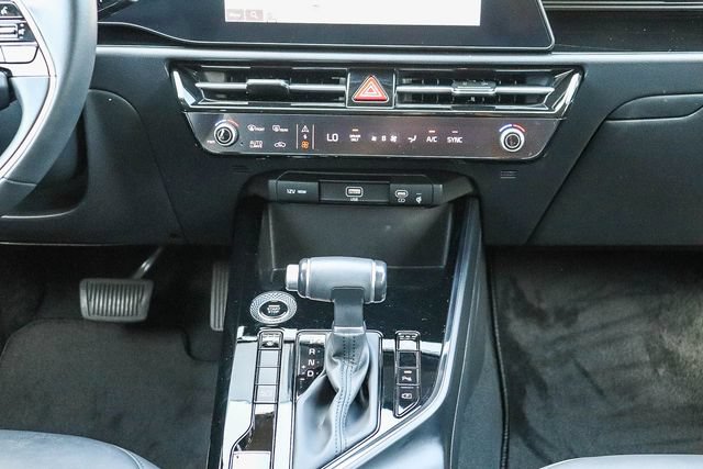 Certified 2025 Kia Niro EX FWD image 14
